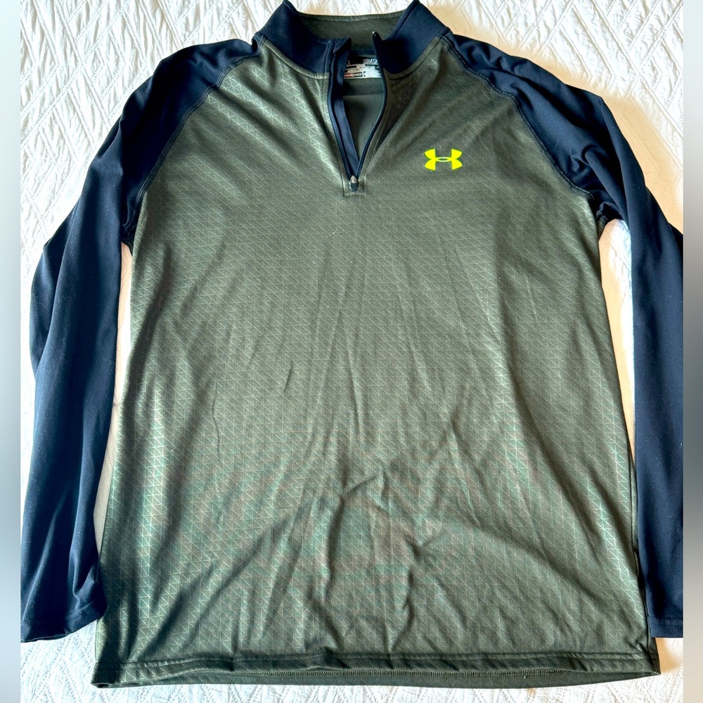 Under Armor Quarter Zip Pullover - Men’s Medium